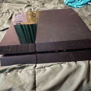 Sony PS4 Console 500gb (no controllers)
